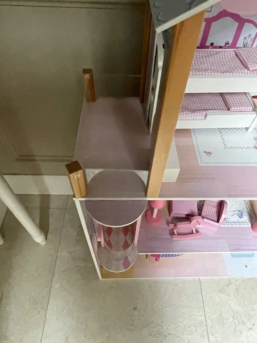 Doll house - Image 3