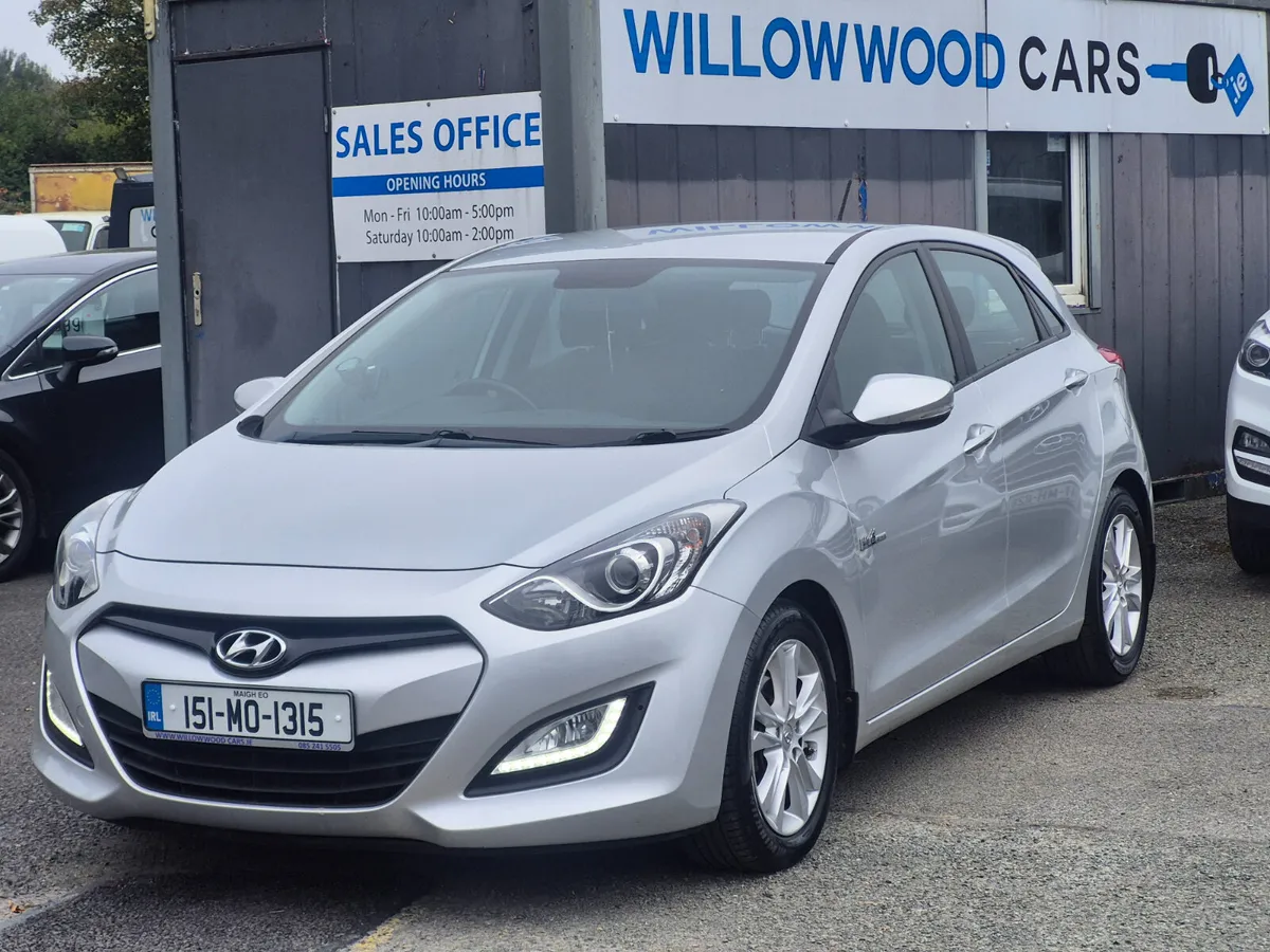 Hyundai i30 1.6crdi deluxe 5dr 2015 - Image 1