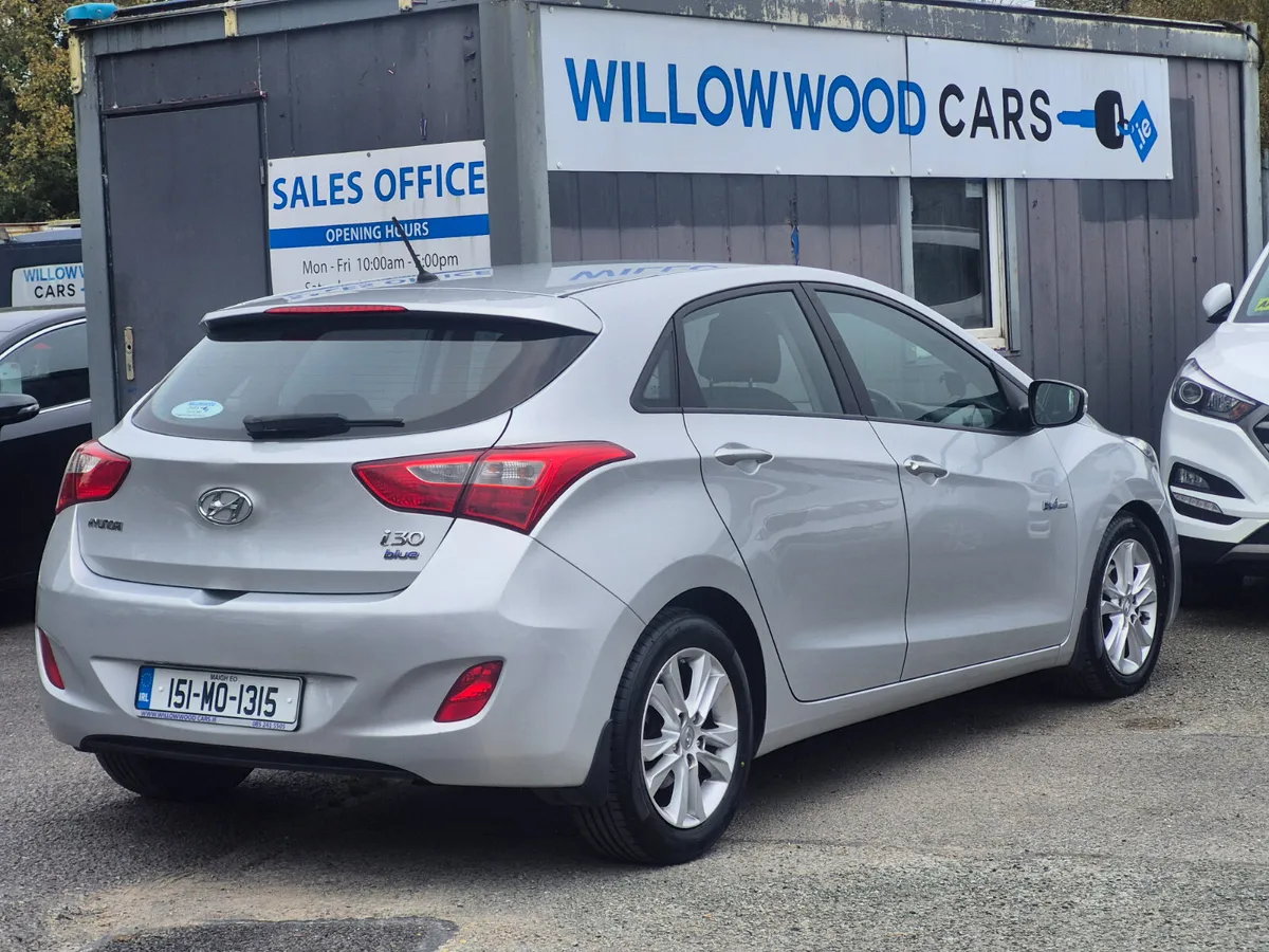 Hyundai i30 1.6crdi deluxe 5dr 2015 - Image 2