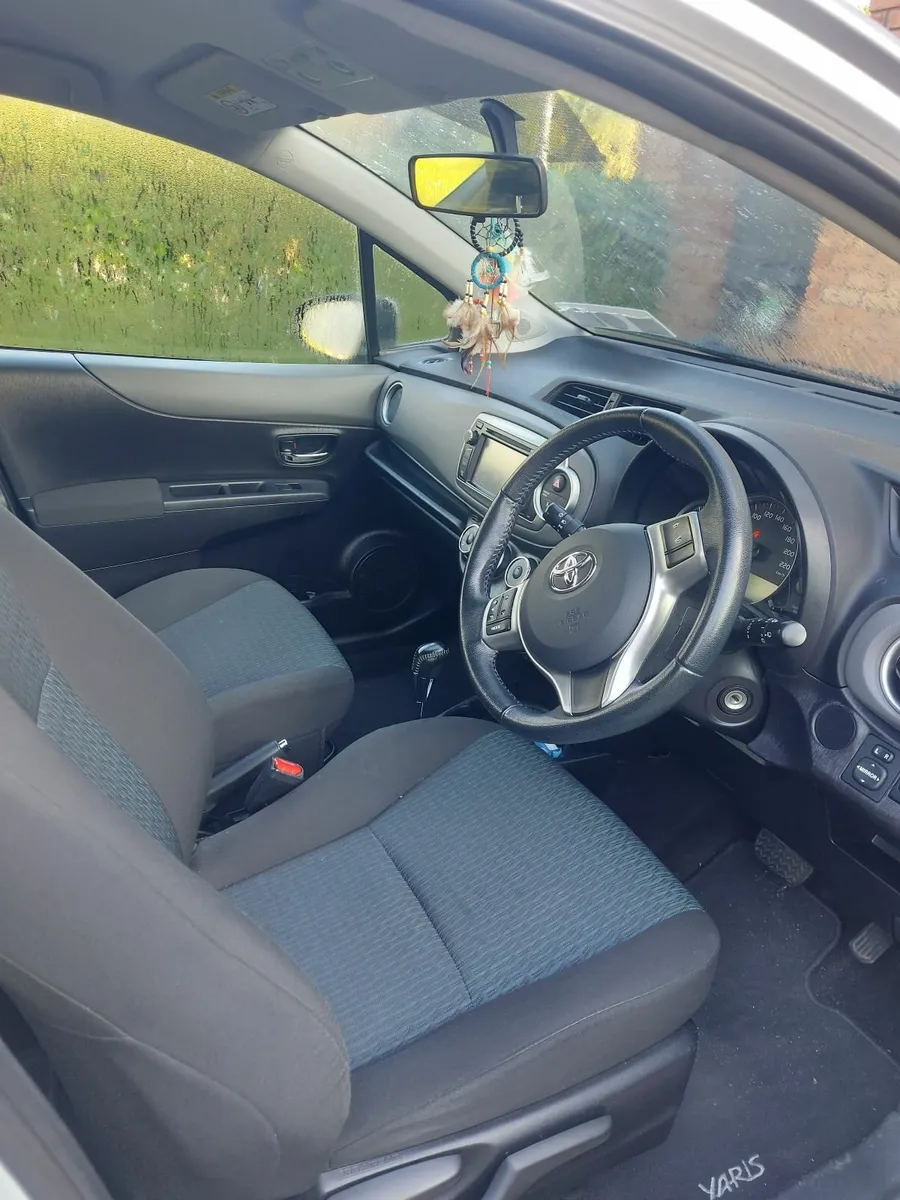 Toyota Yaris 2013 - Image 4