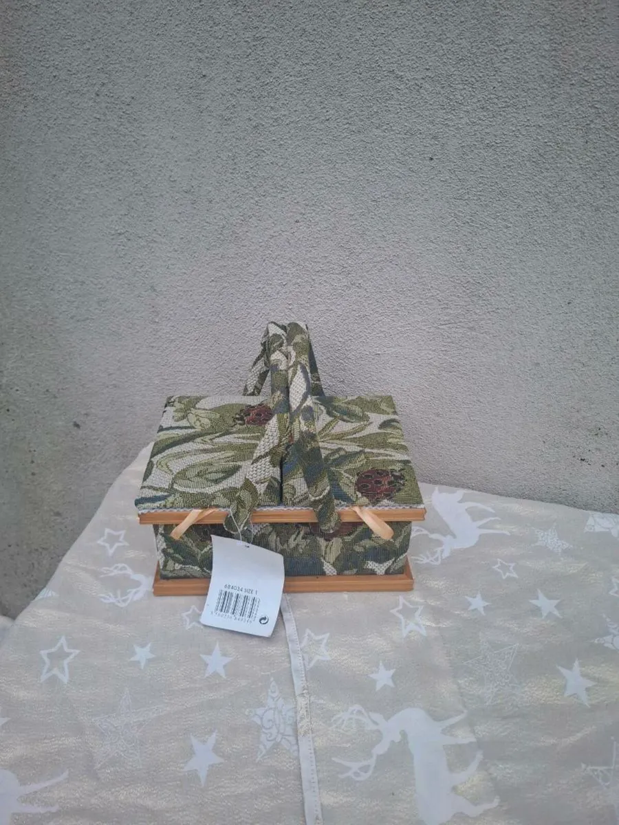 Small fabric sewing box