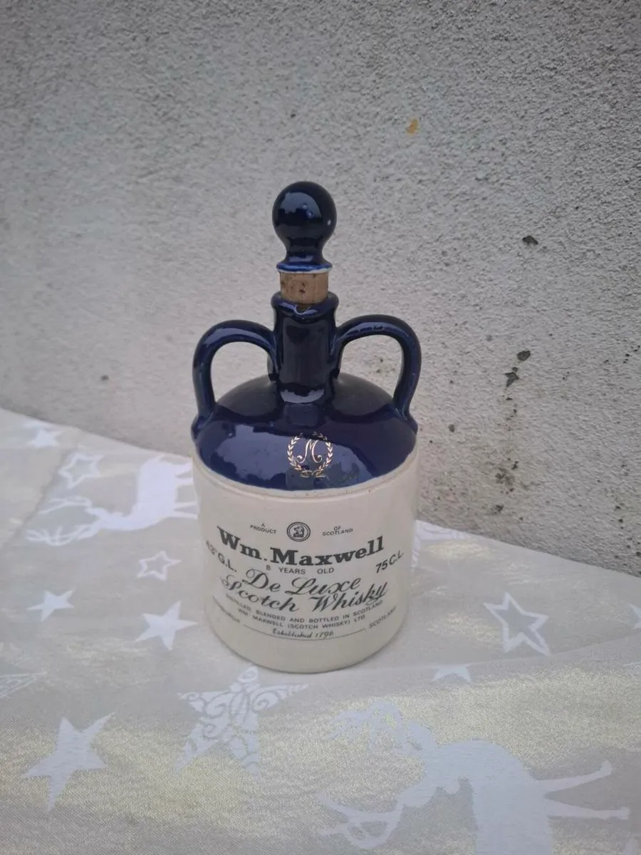 Maxwel whiskey bottle