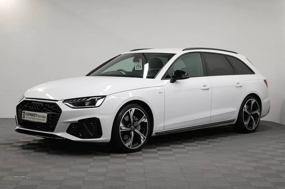 Audi A4 Avant TDI 40 Black Edition S Tronic Quatt - Image 3