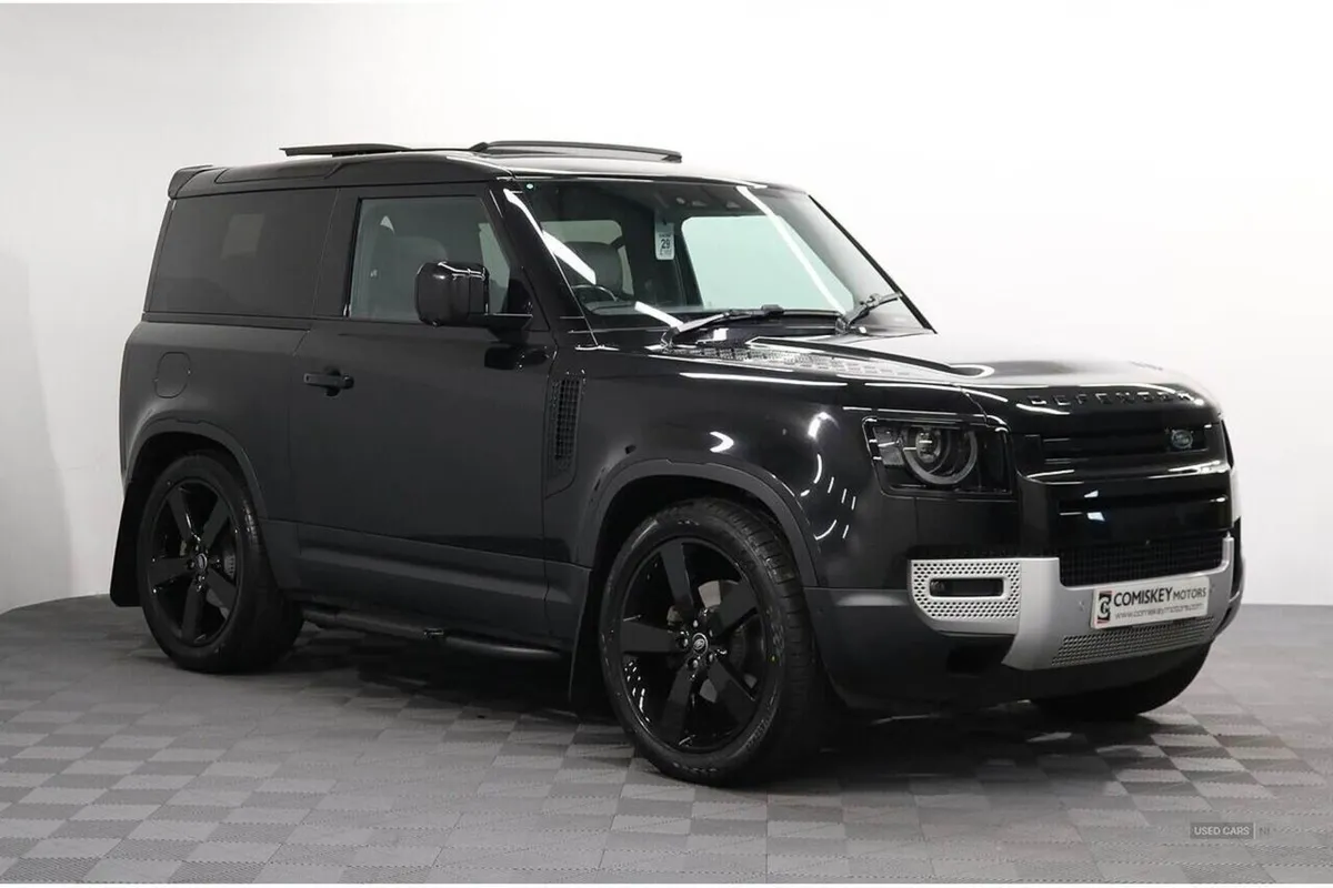 Land Rover Defender 90 D250 Mhev HSE - Image 1