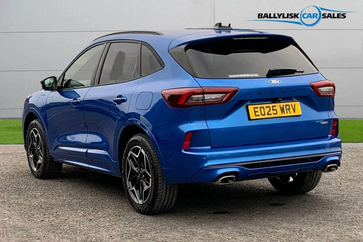 Ford Kuga 2.5 Phev St-line in Desert Island Blue - Image 2