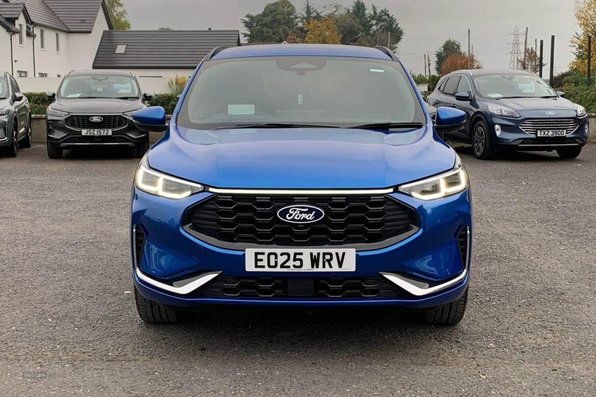 Ford Kuga 2.5 Phev St-line in Desert Island Blue - Image 4