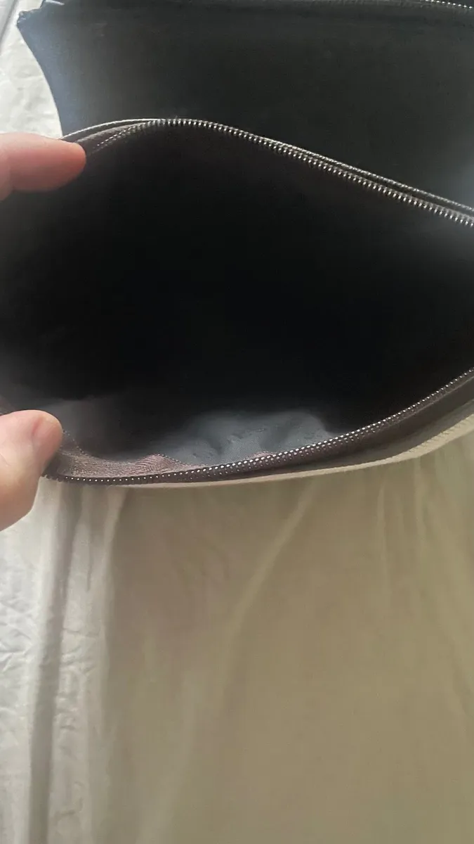 Two new brand makeup bags - Image 3