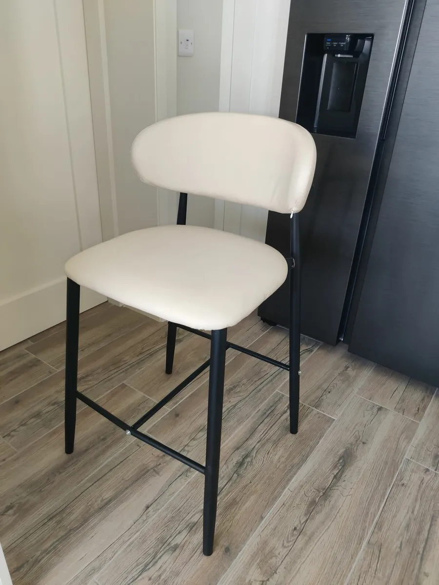Island stool - Image 1