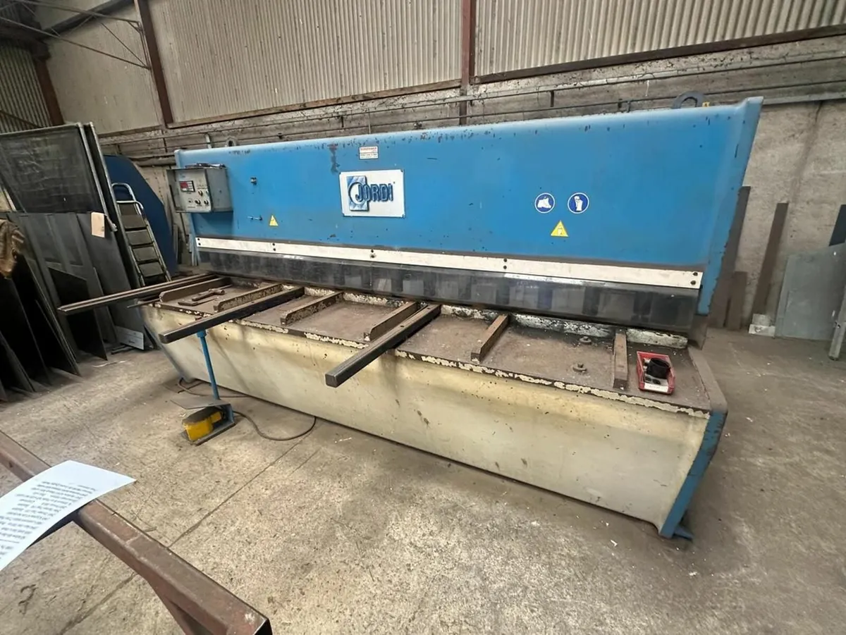 Guillotine - Image 2