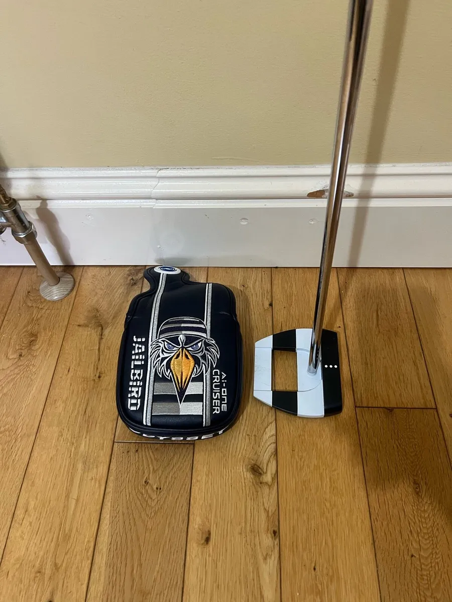 Jailbird 48” broomstick square 2 square putter - Image 3