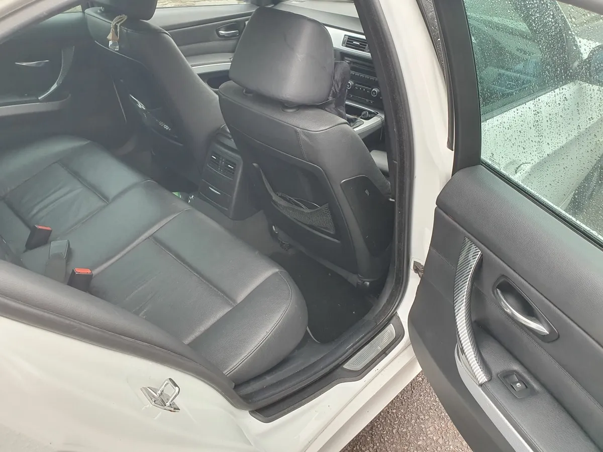 Bmw 318i m sport e90 petrol - Image 3