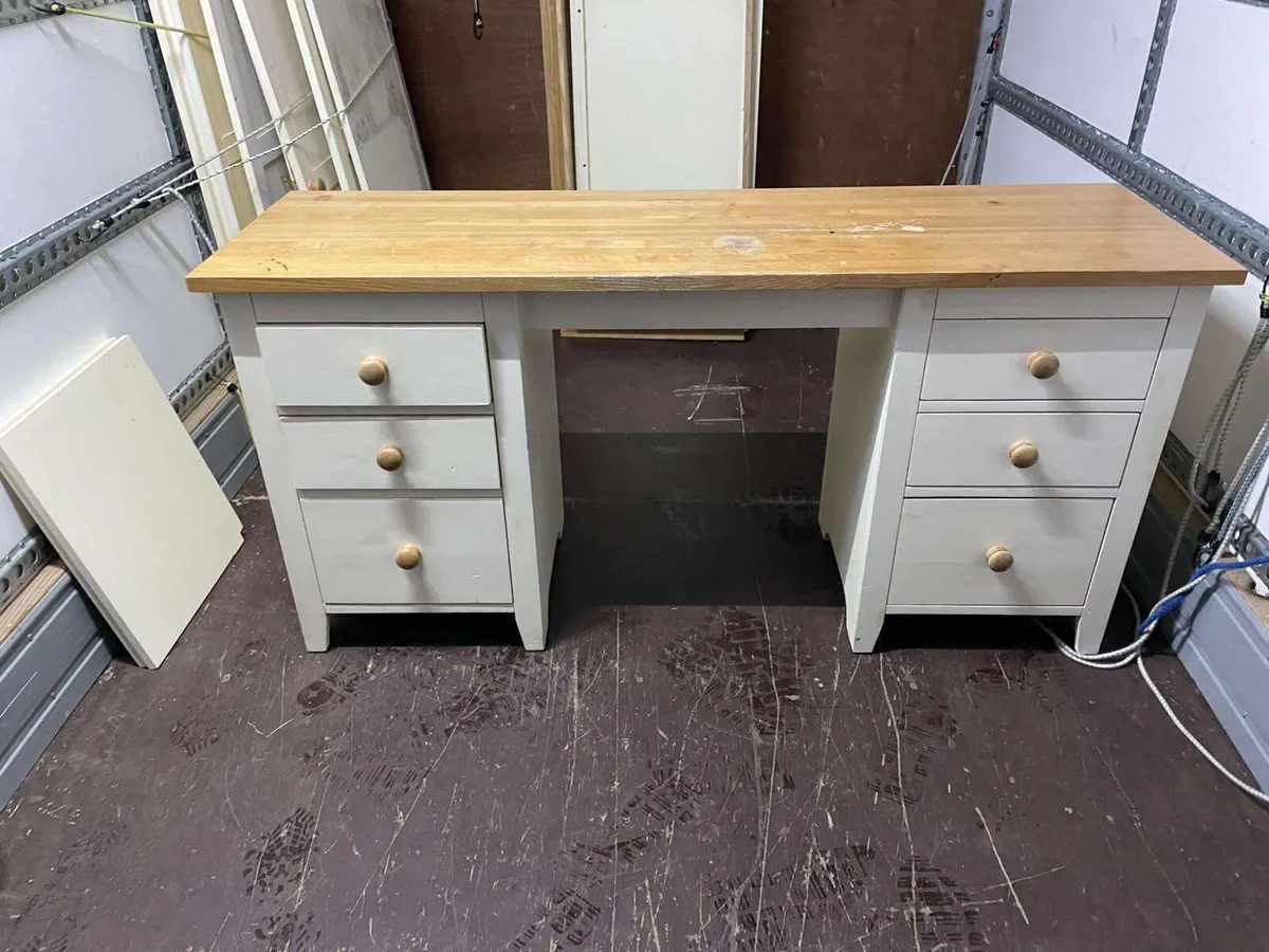 Study desk - Image 4