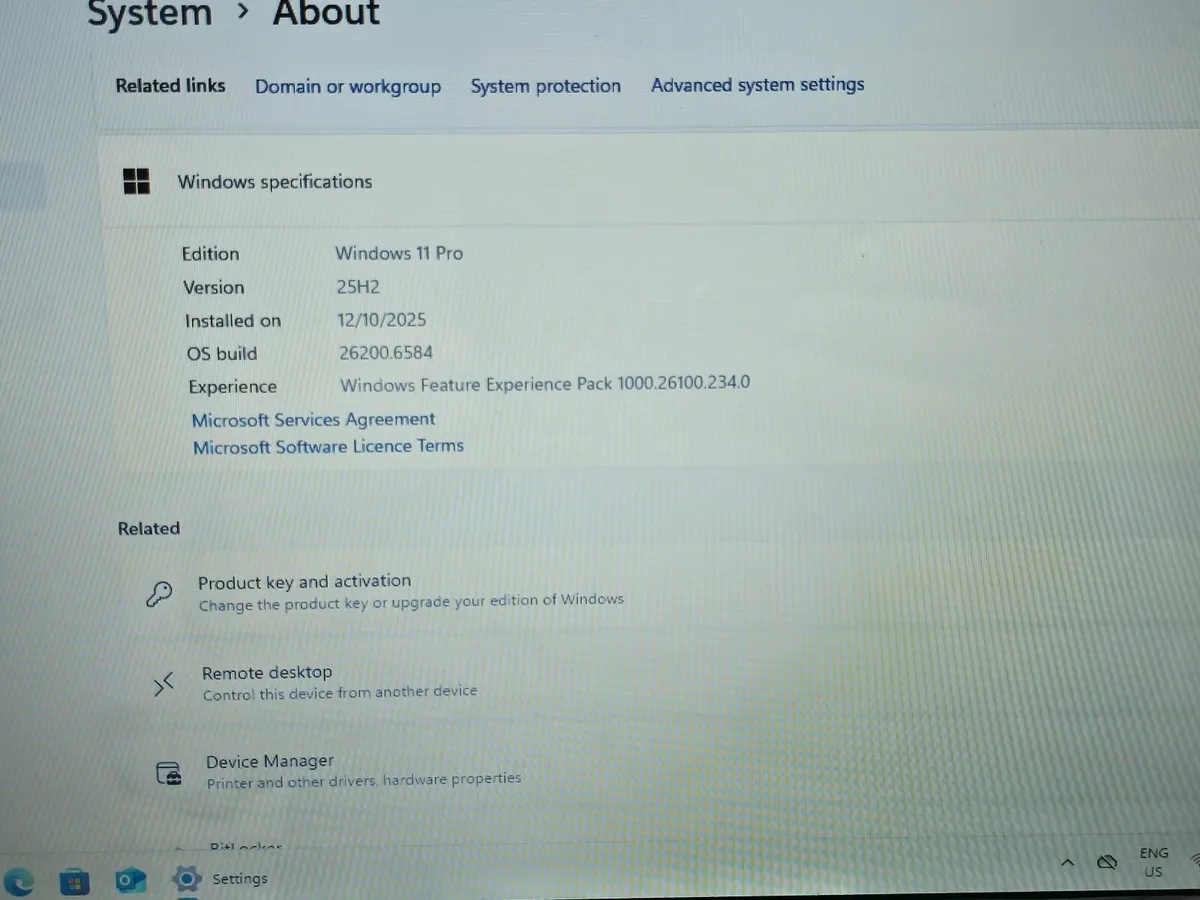 Laptop 13.5" Intel core i3 Windows 11 Pro Ultraboo - Image 2