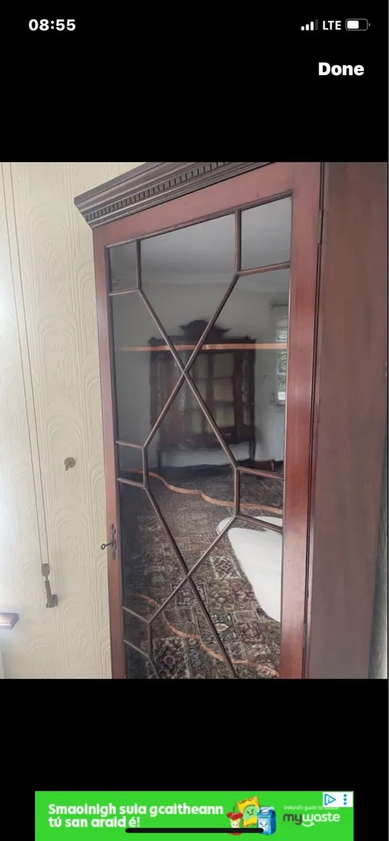 Antique corner cabinet - Image 2
