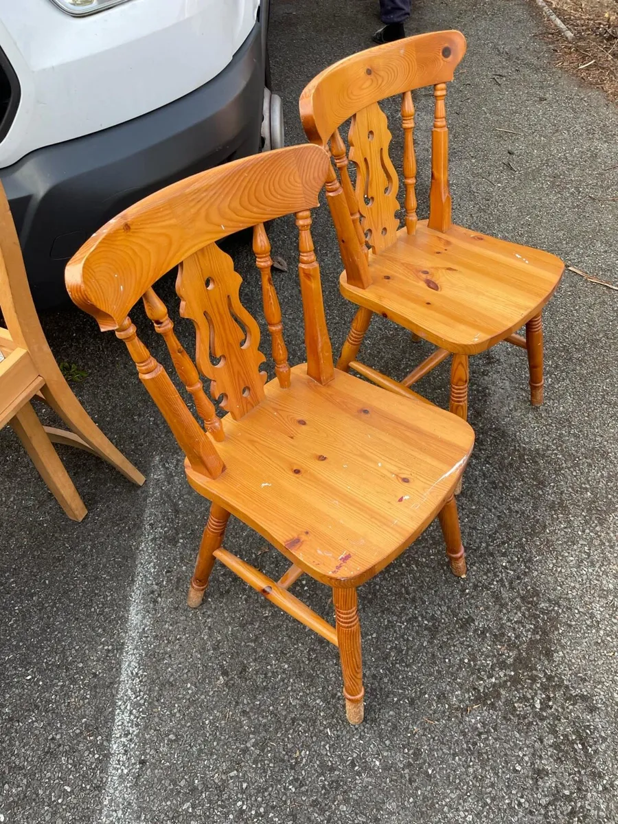 4 pine kitchen chairs €60 - Image 3
