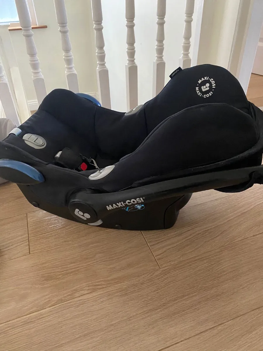 Car seat - Image 1