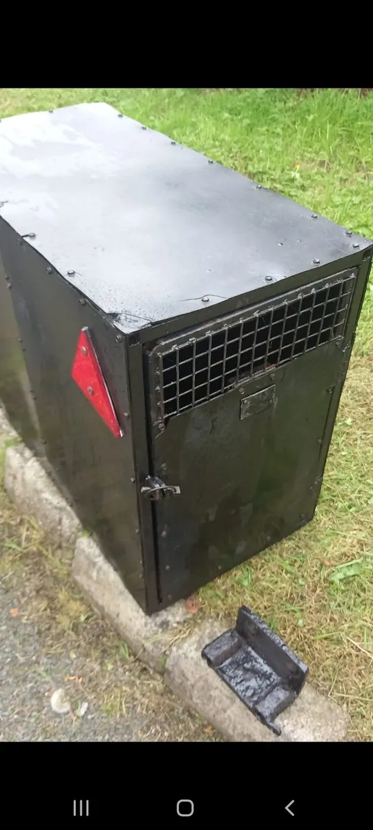 Dog transport box - Image 1