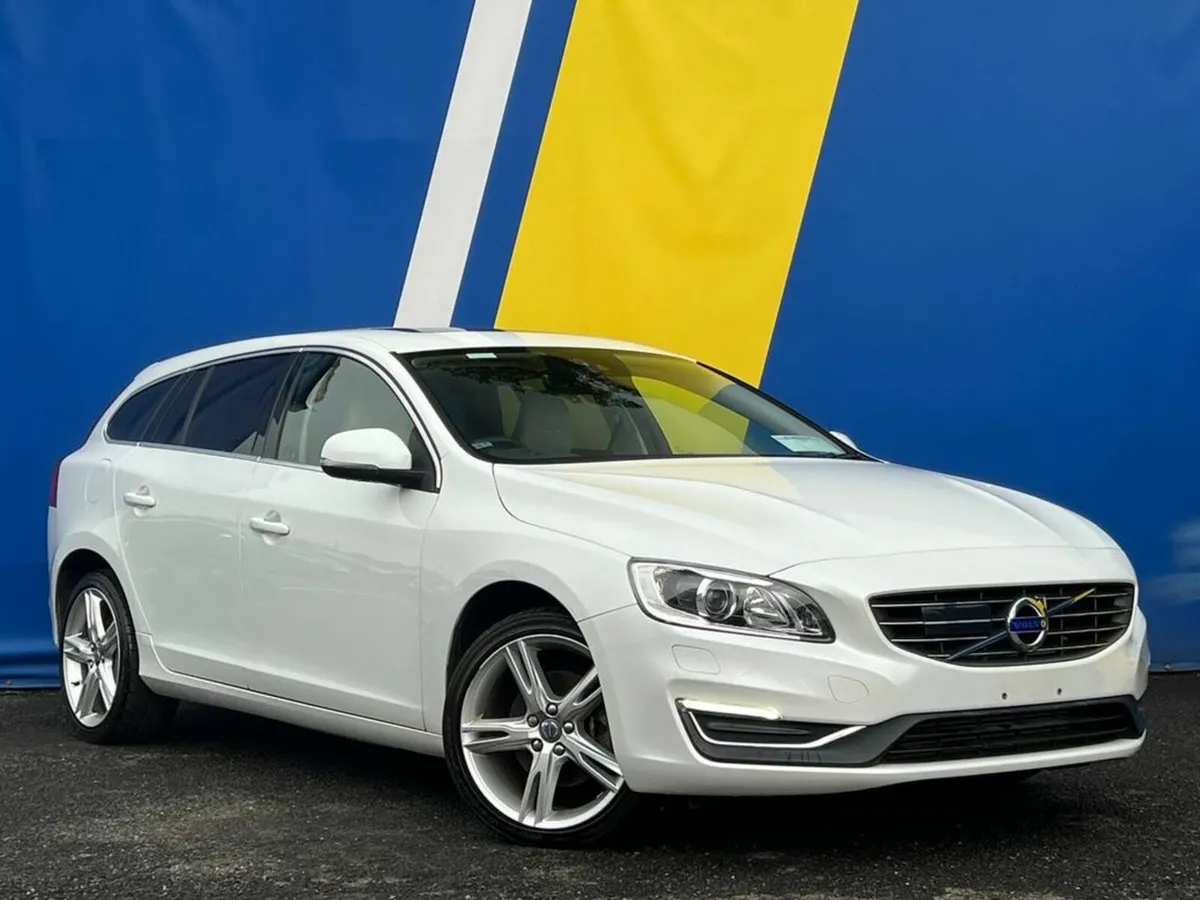 Volvo V60 D4 CLASSIC 2.0D AUTO // OPENING SUNROOF - Image 3