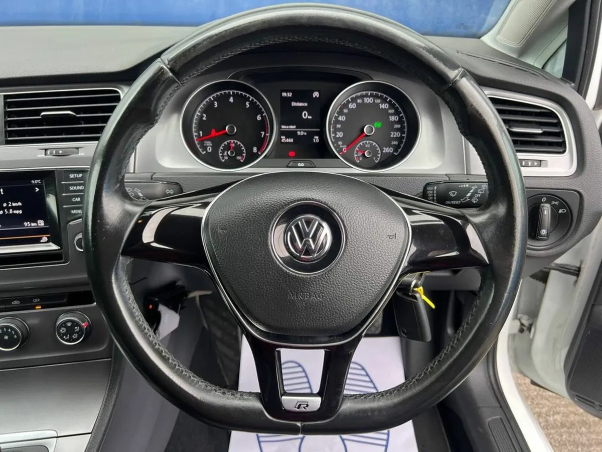 Volkswagen Golf R-LINE PACK 1.2 TSI AUTO // NEW 19 - Image 4