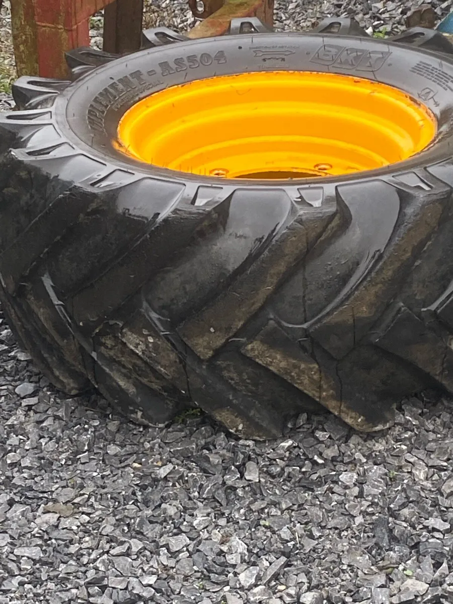 JCB rims and tyres - Image 3