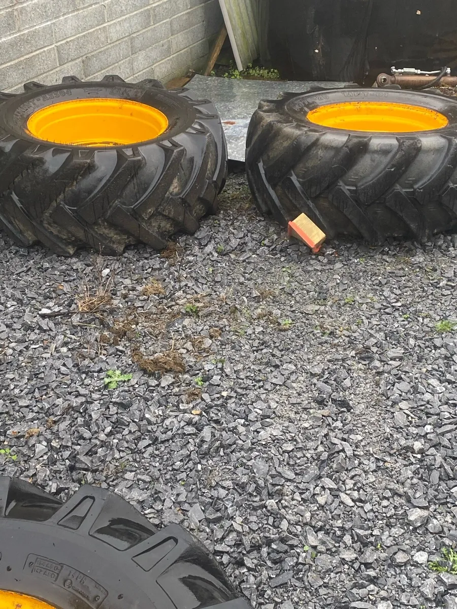 JCB rims and tyres - Image 4