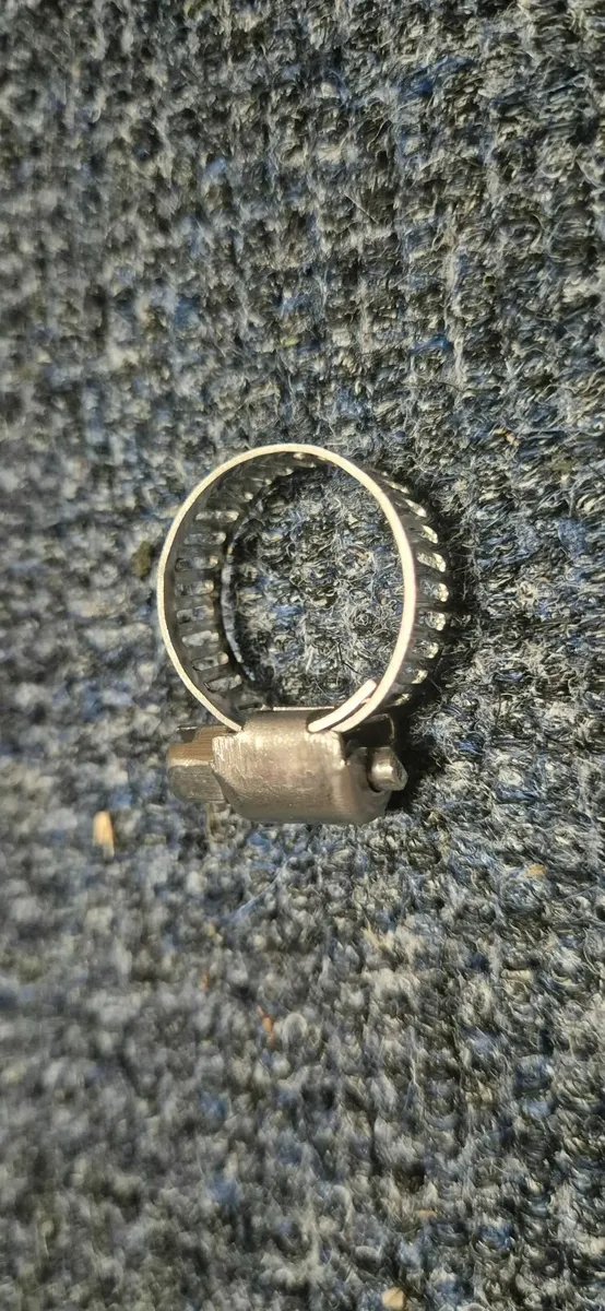€7.00  bag of 10 stainless  fuel line clamps - Image 2