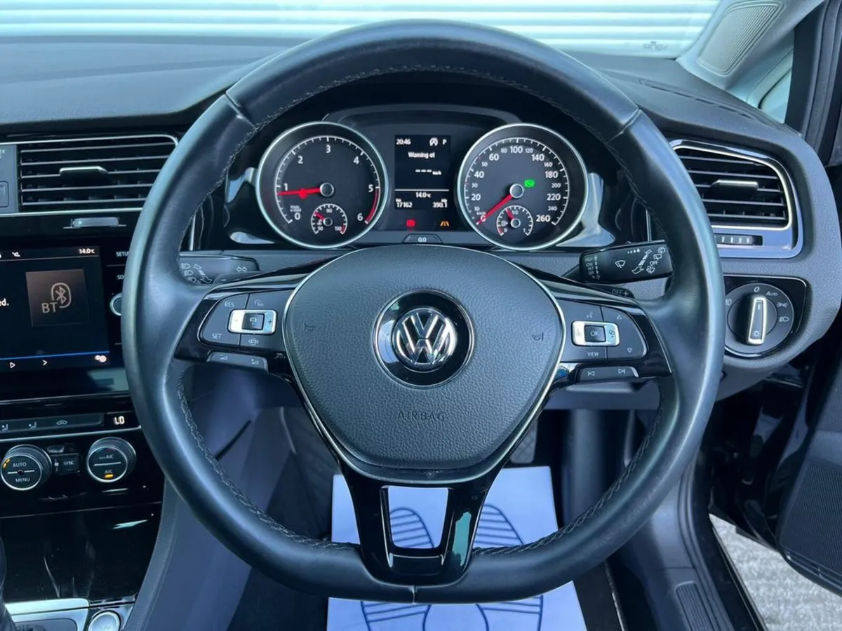 Volkswagen Golf HIGHLINE 2.0 TDI AUTO // VERY LOW - Image 4