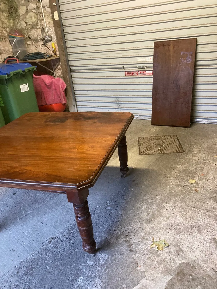 Mahogany dining table - Image 2