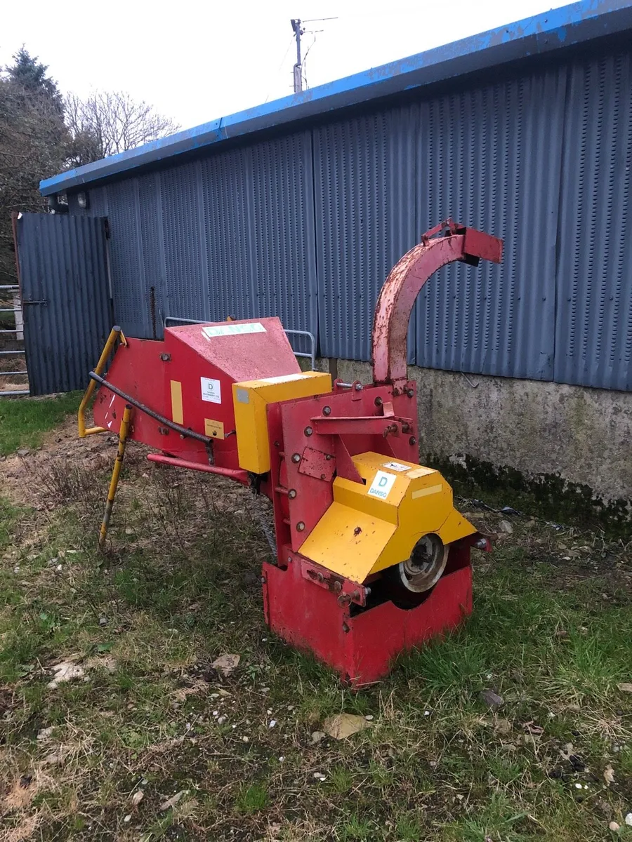 Wood chipper - Image 1