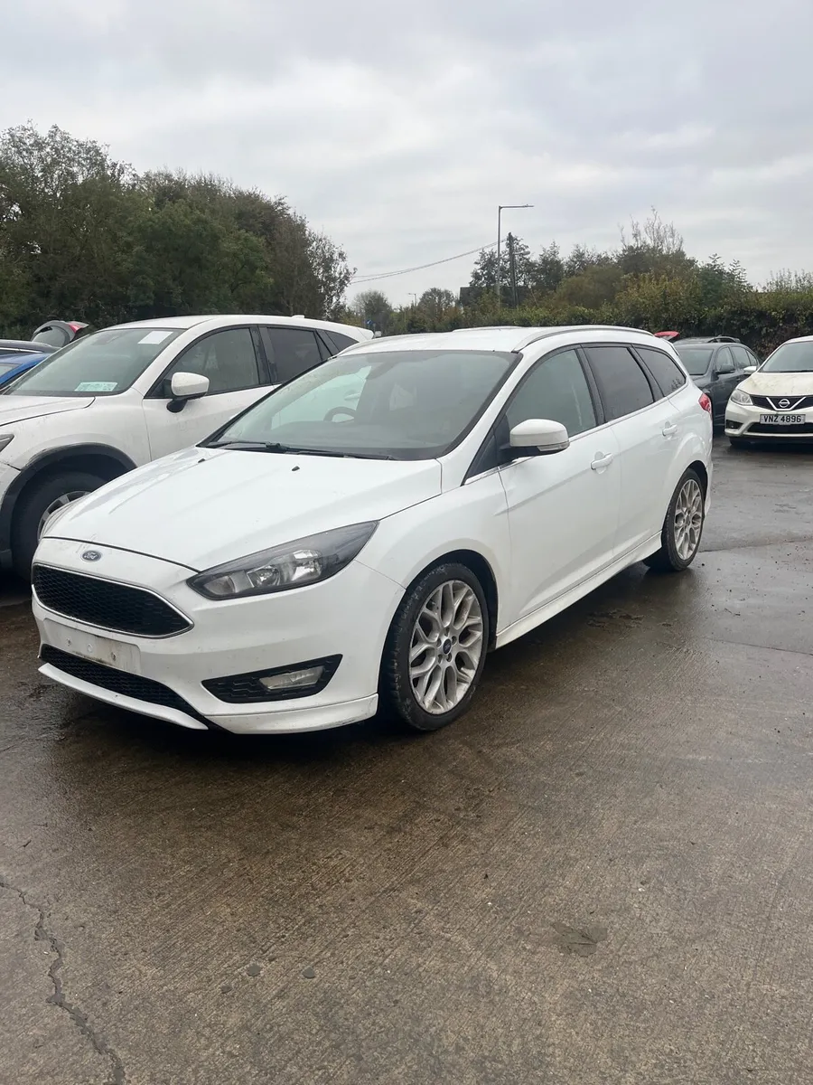 2016 focus estate st for parts - Image 2