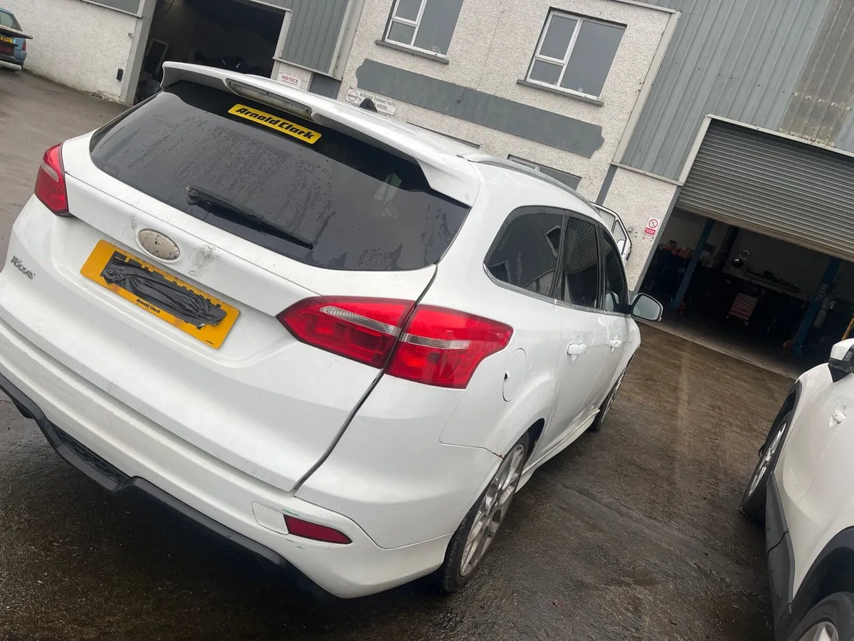 2016 focus estate st for parts - Image 4