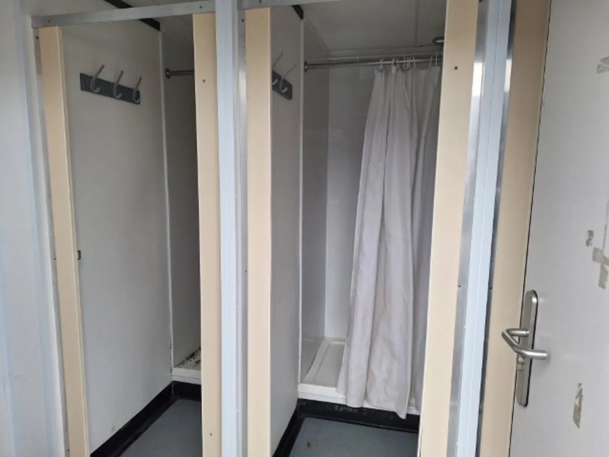 Approx 24 x 10 Shower Block Container For Auction - Image 4