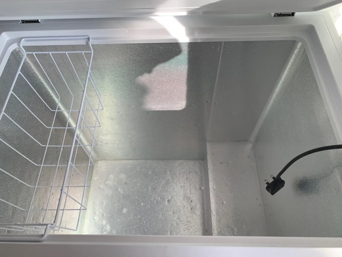 Chest Freezer - Image 2