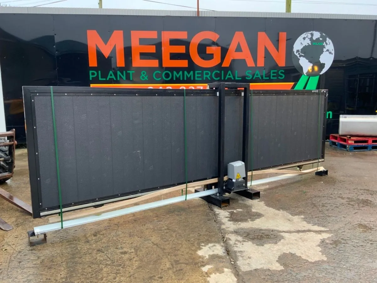 16ft ELECTRIC SLIDING ENTRANCE GATE......4025. - Image 1