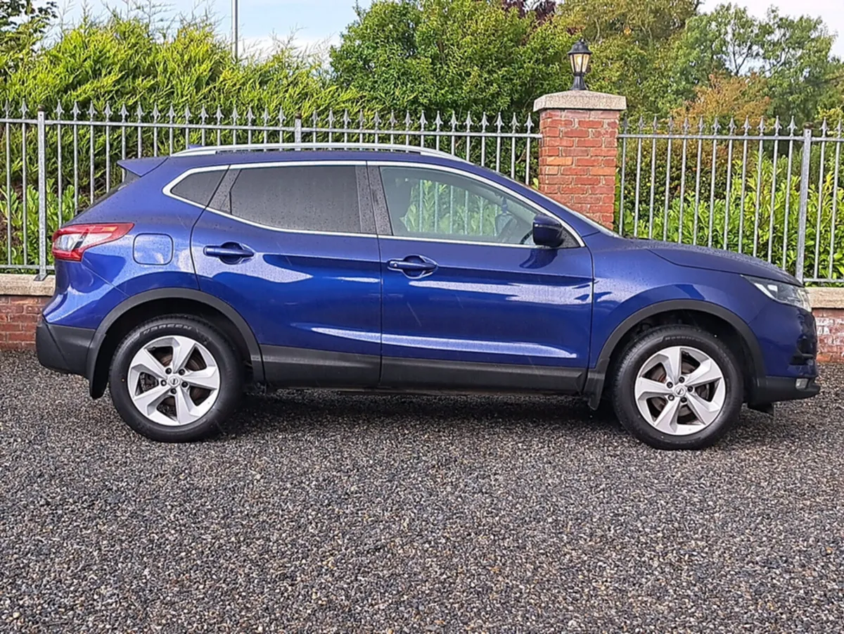 Nissan Qashqai SV Premium Model 1.5 Diesel with Pa - Image 4