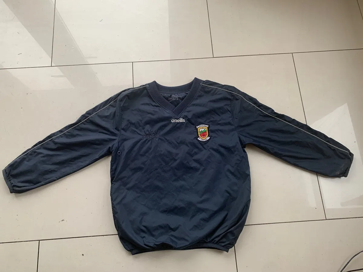 Age 7/8 Mayo O Neills wind/waterproof top - Image 1