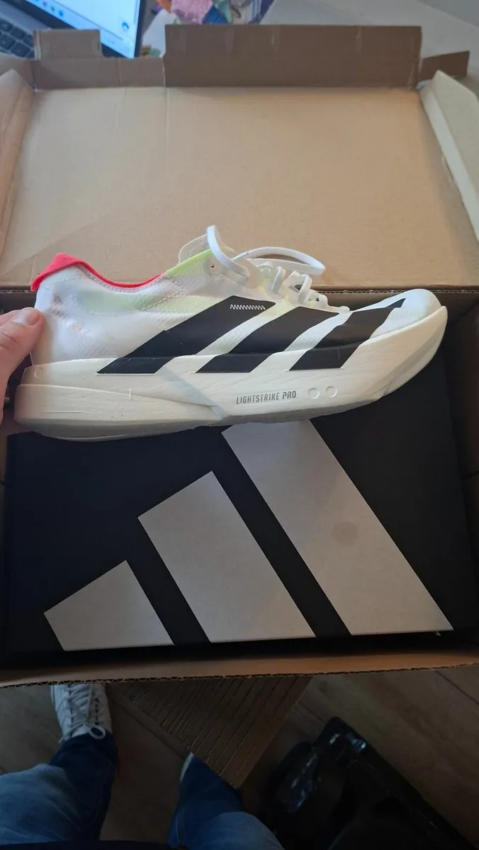 Addidas Pro 4 running shoes - Image 3