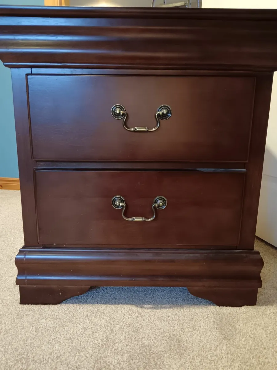 Pair of Bedside lockers - Image 1