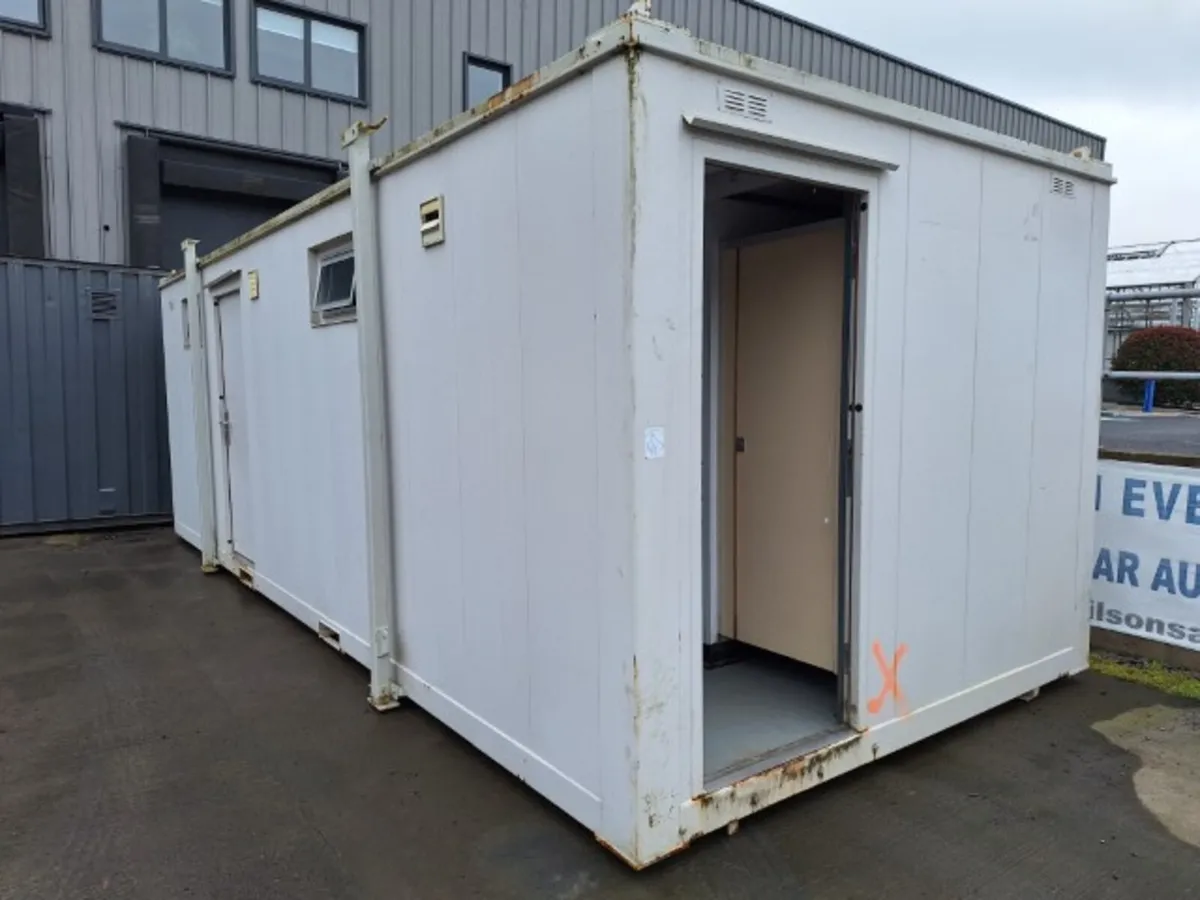 Approx 24 x 10 Shower Block Container For Auction - Image 3