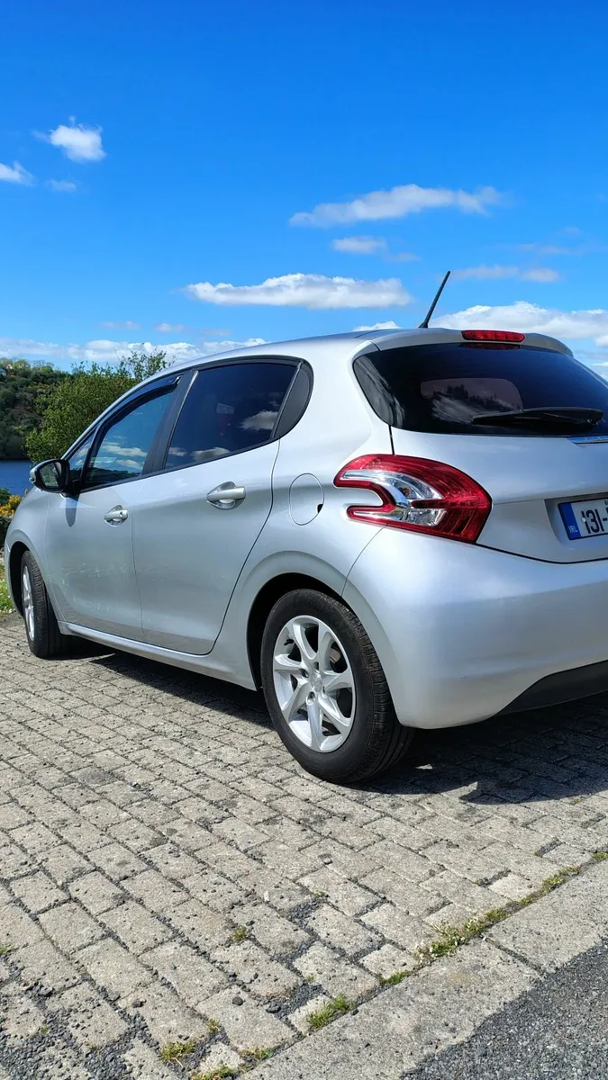 Peugeot 208 - Image 3