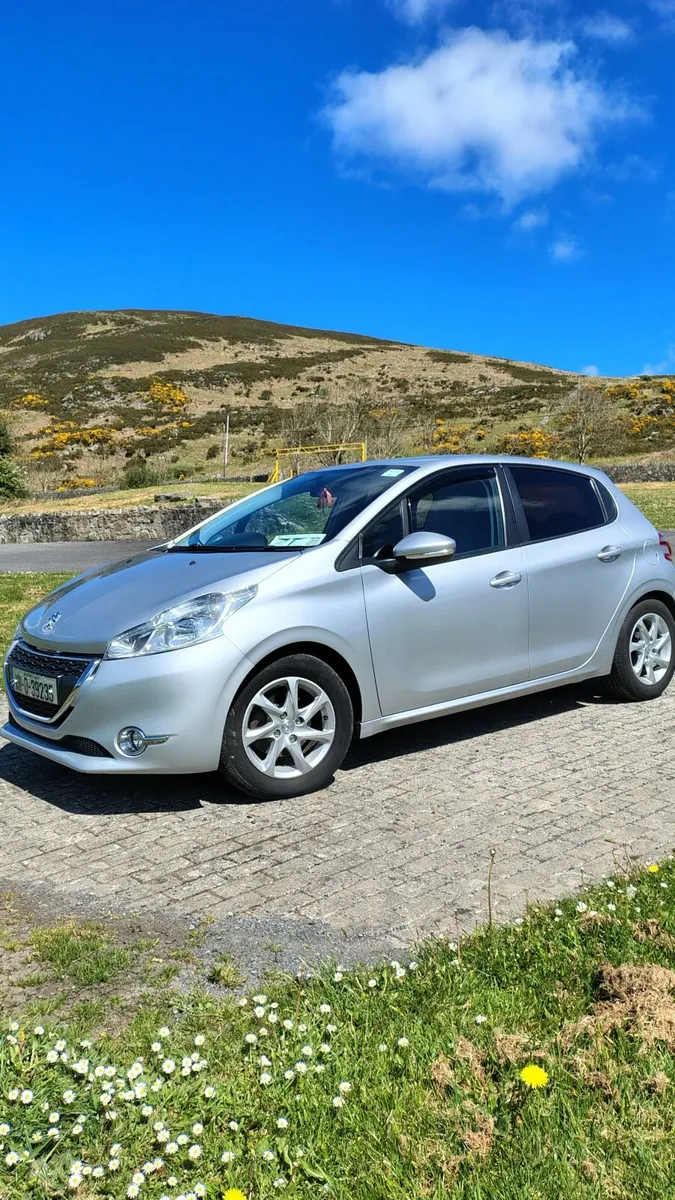 Peugeot 208 - Image 1
