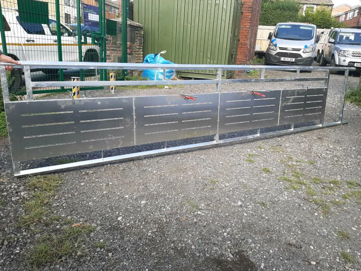 Sliding gates - Image 1