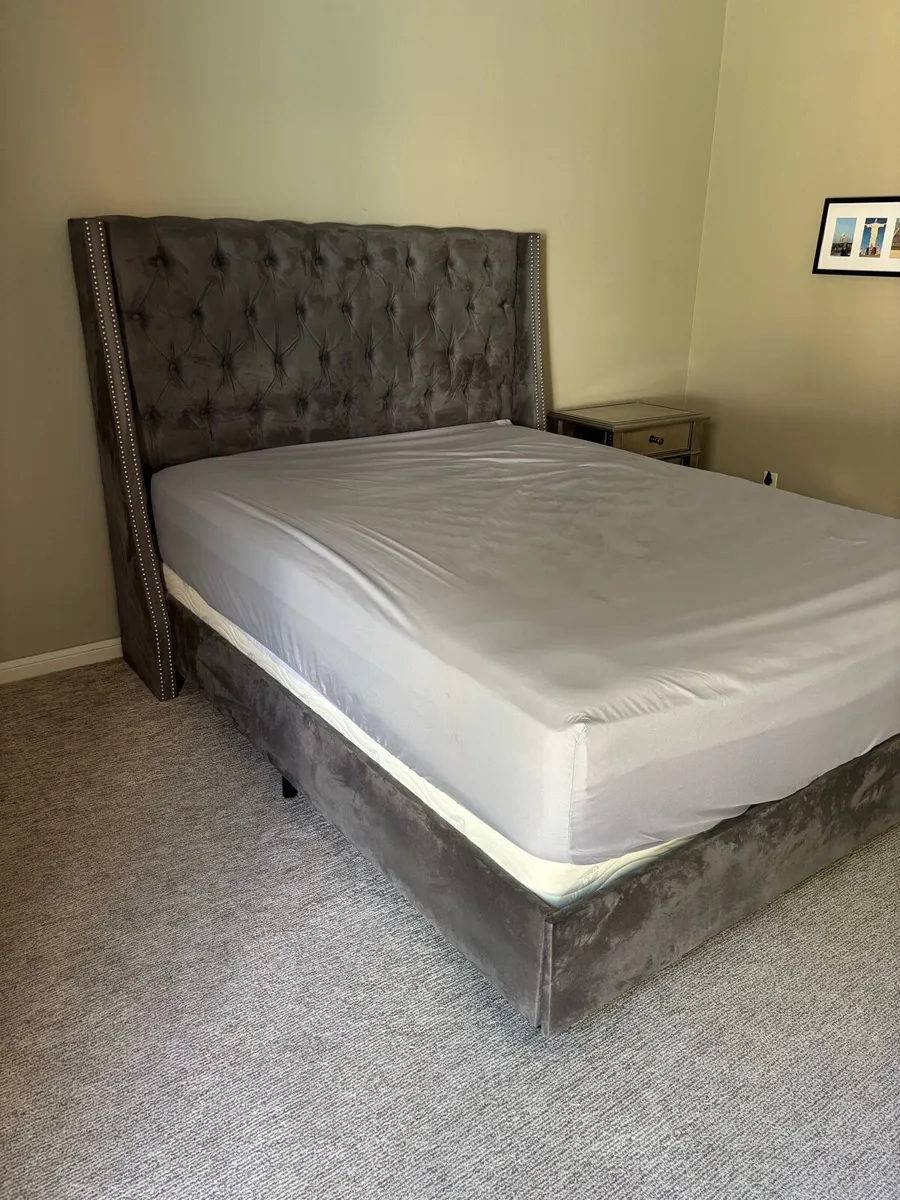 King size bed with mattress - Image 2
