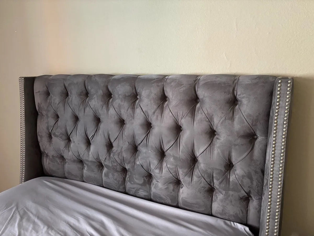 King size bed with mattress - Image 4