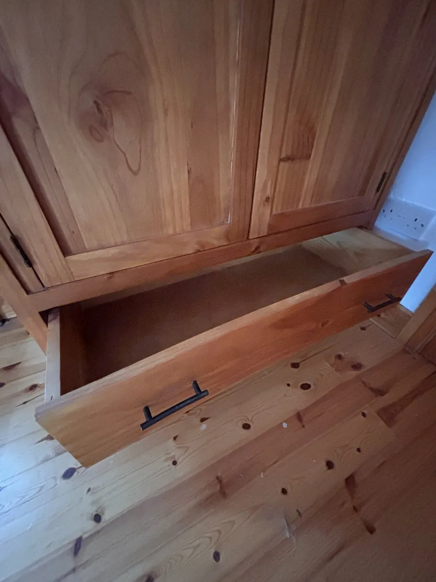 Wardrobe - Image 3