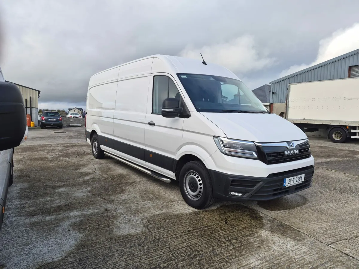 2021 man van - Image 1