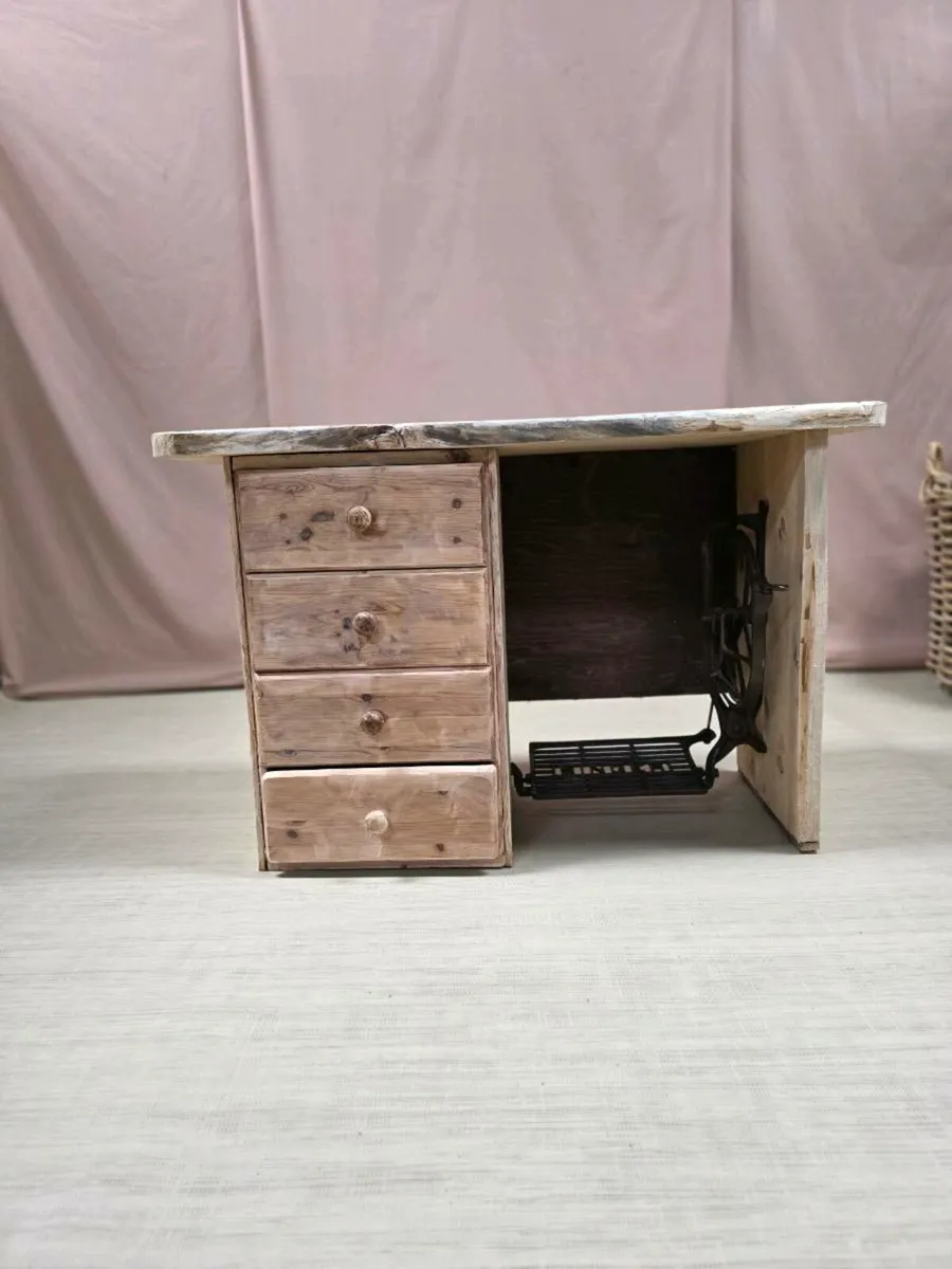 Singer Desk - Image 2