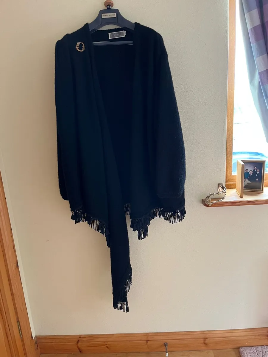 Beautiful Excel woman’s shawl coat - Image 1