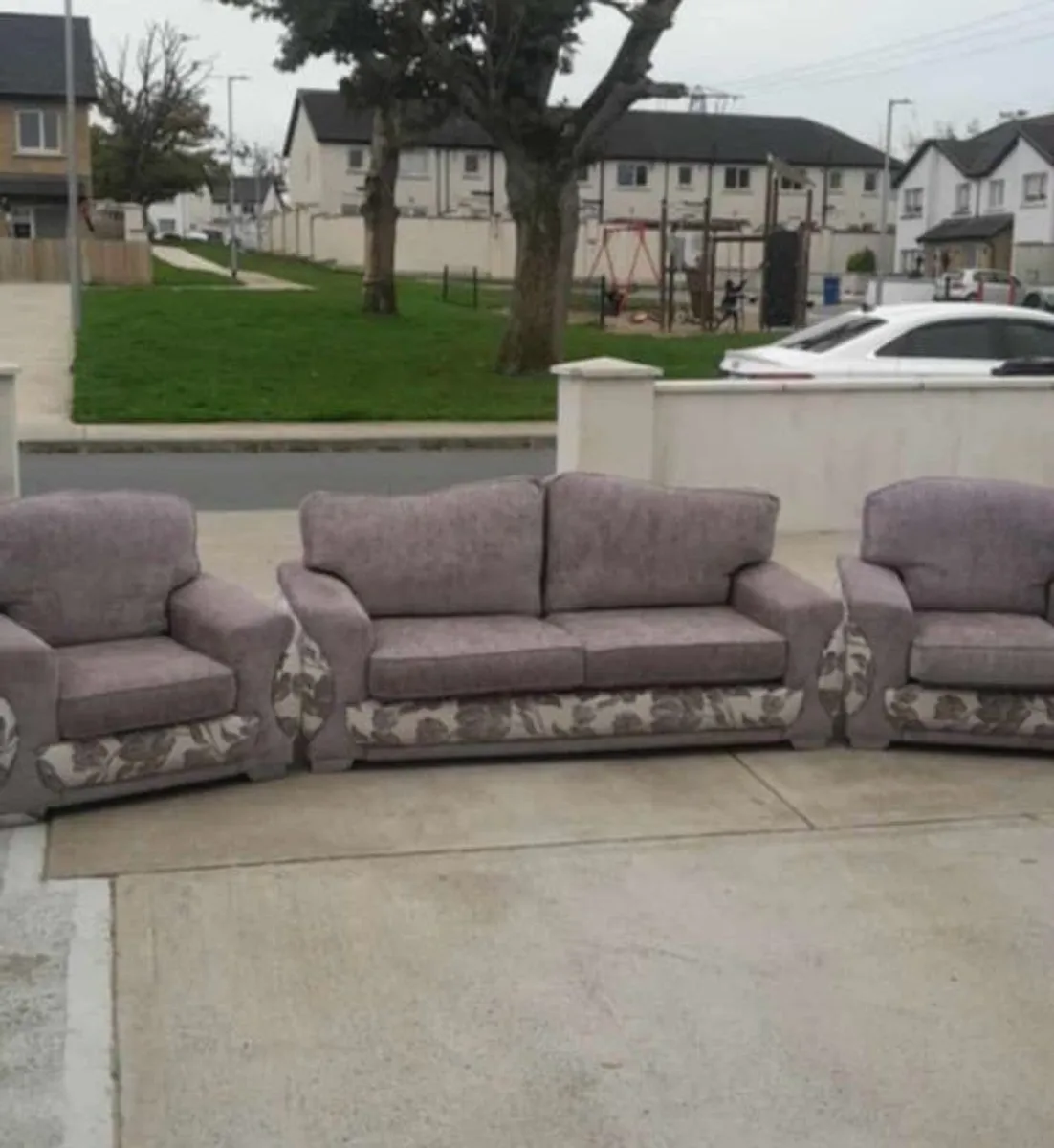 sofa - Image 1