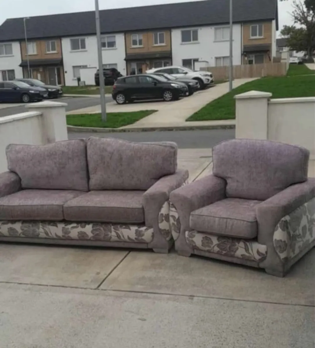 sofa - Image 2